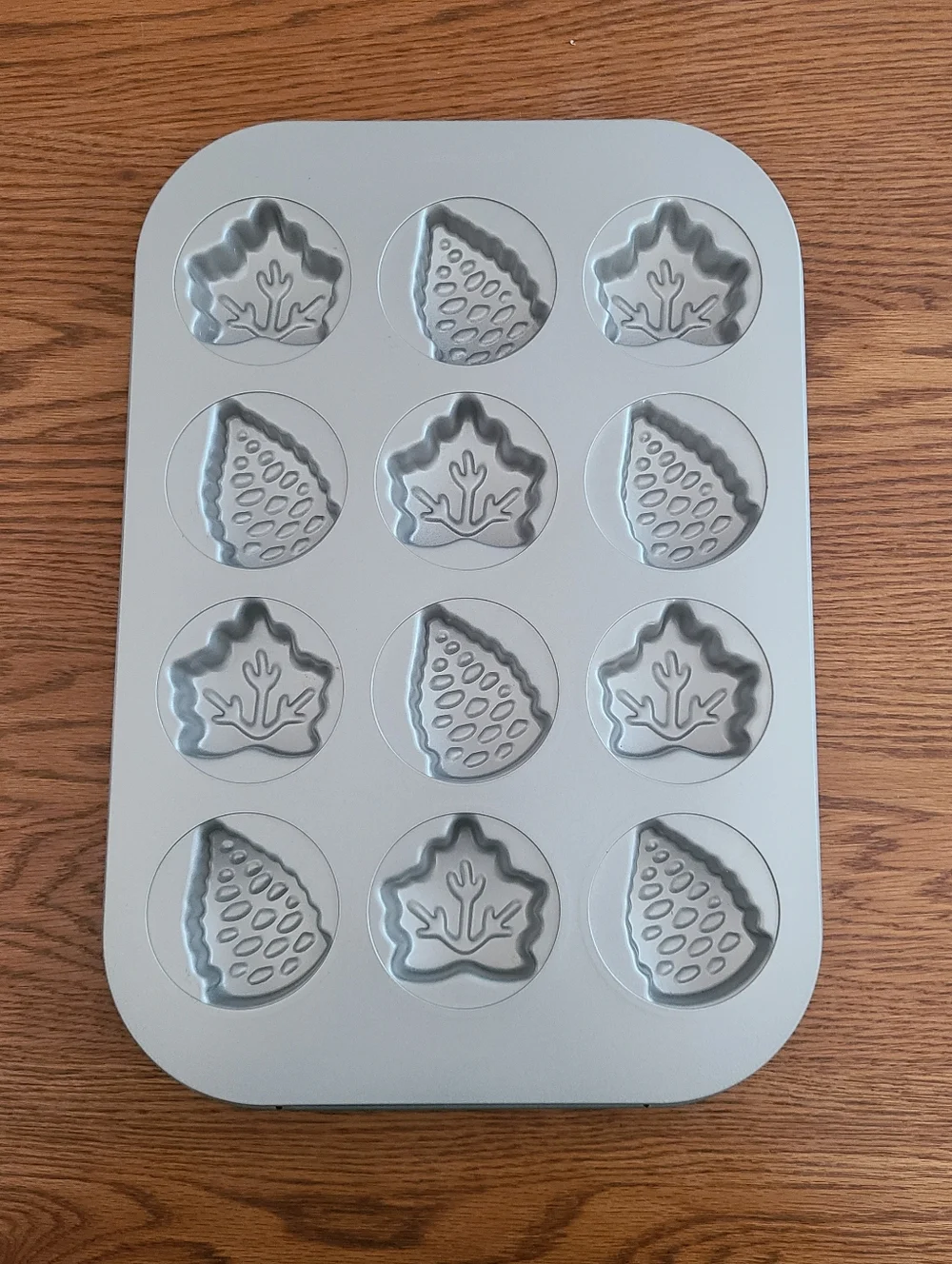 Pampered Chef Fall Harvest Cake Pan